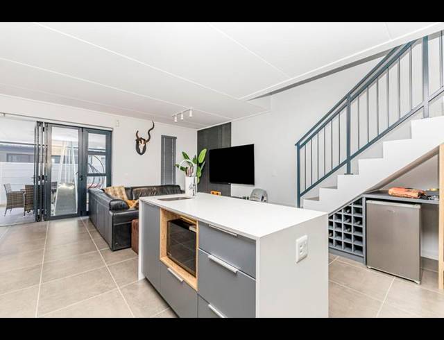 3 BEDROOM TOWNHOUSE FOR SALE IN KRAAIFONTEIN EAST